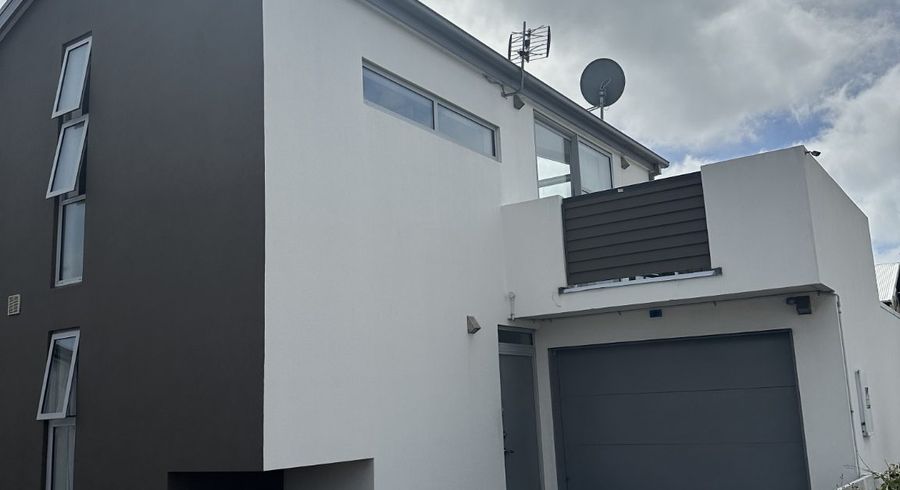  at 1/473 Barbadoes Street, Edgeware, Christchurch