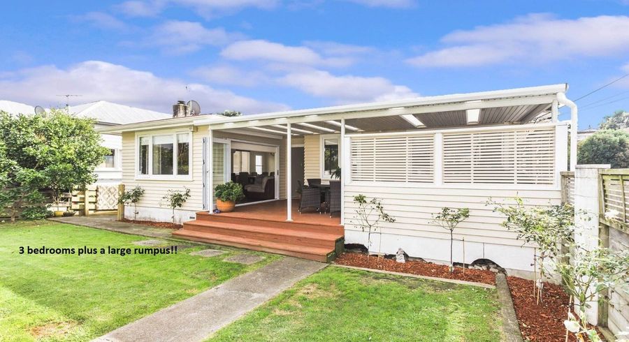  at 21 Ribblesdale Road, Henderson, Waitakere City, Auckland