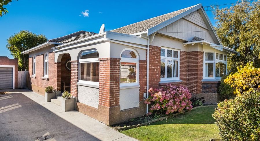  at 165 Surrey Street, Saint Clair, Dunedin