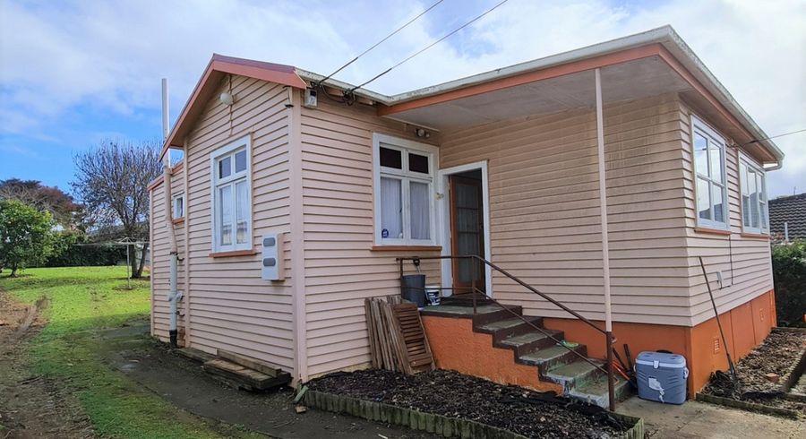  at 11 Mona Avenue, Mangere Bridge, Auckland