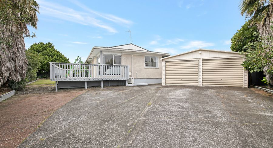 at 2 Aria Place, Clover Park, Auckland
