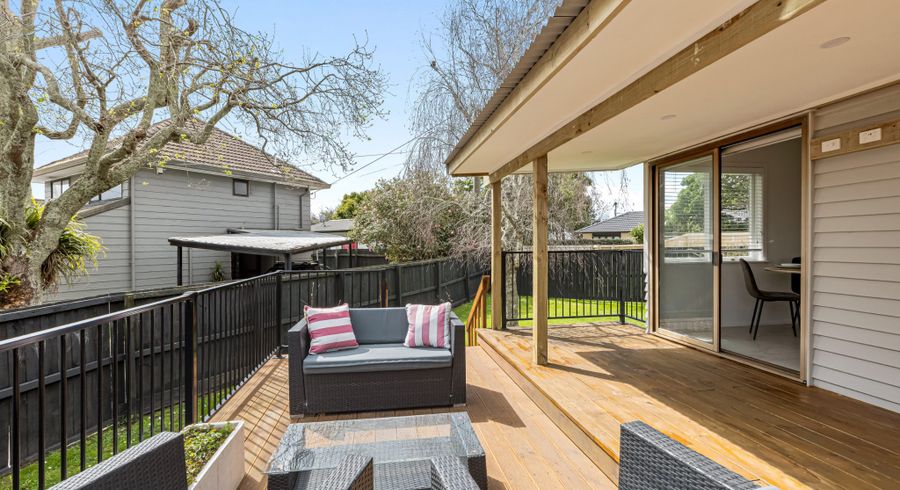  at 1/222 Beach Haven Road, Beach Haven, North Shore City, Auckland