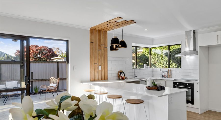  at 2/11 Gatonby Place, Avonhead, Christchurch