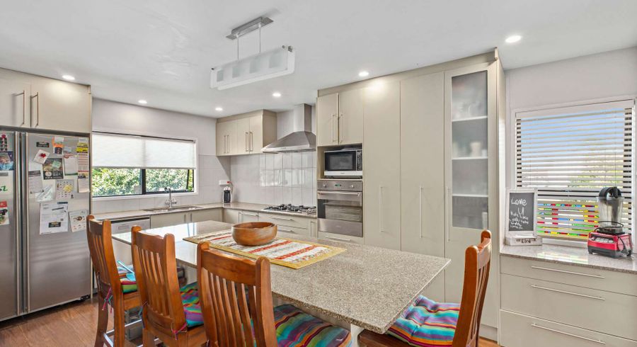  at 48 Beach Road, Te Atatu Peninsula, Auckland