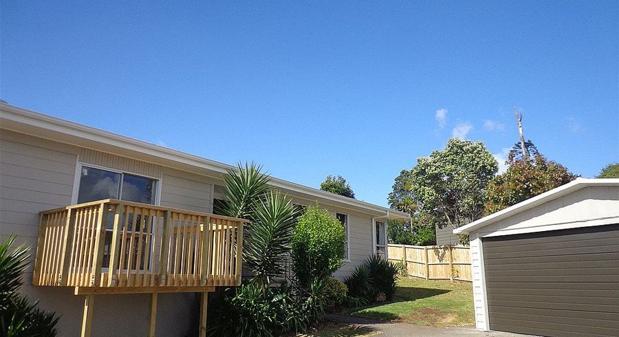  at 32 Glennandrew Drive, Half Moon Bay, Auckland