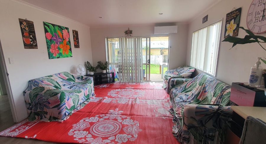 at 9 Neesons Way, Glendene, Waitakere City, Auckland