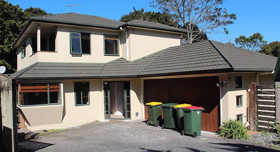  at 32 Holdaway Avenue, Northcote, Auckland