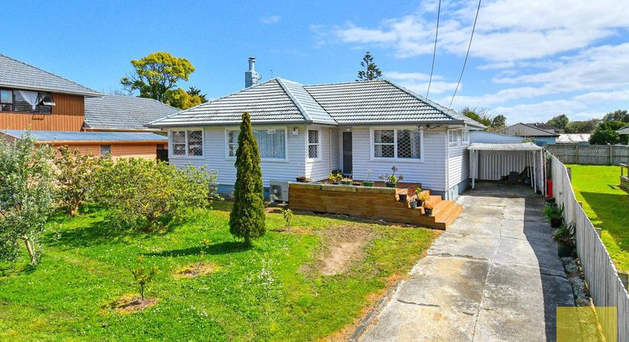  at 4 Ashley Avenue, Mangere East, Auckland