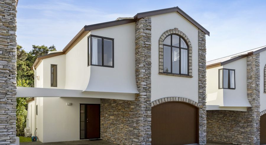  at 5/12 Herons Way, Northcote, Auckland