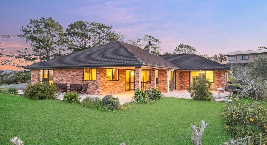  at 286 Sturges Road, Henderson, Waitakere City, Auckland