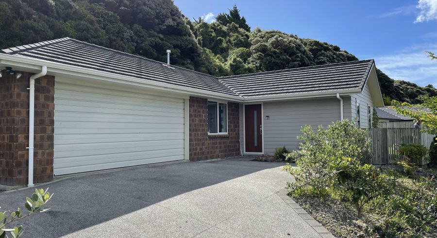  at 21 Banks Boulevard, Whitby, Porirua