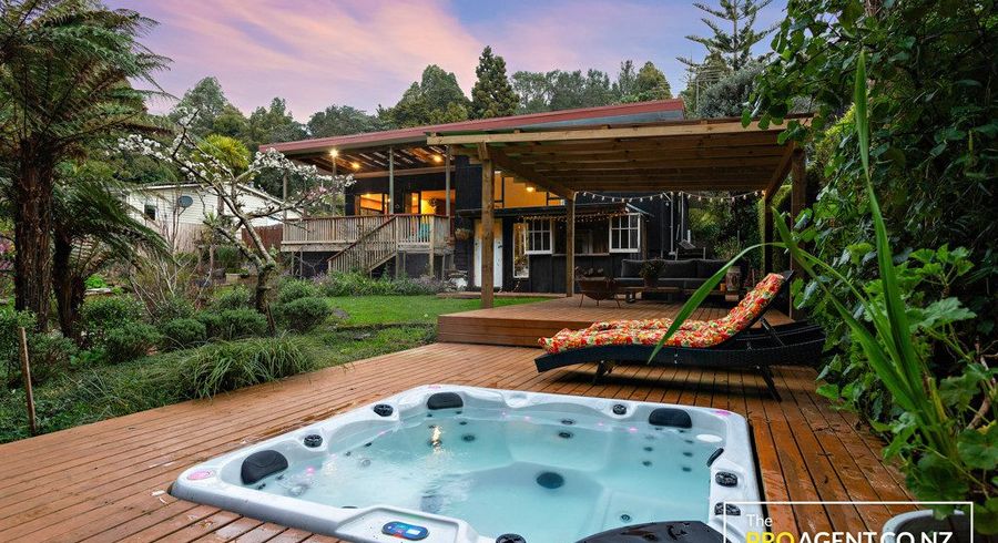  at 20 Western Road, Laingholm, Auckland