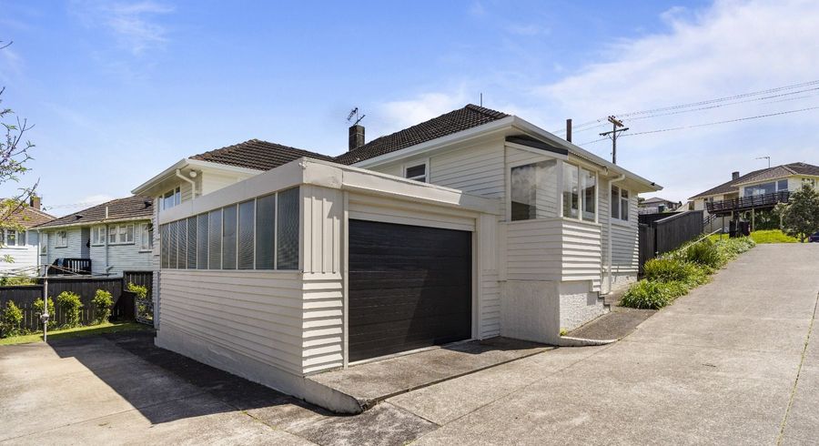  at 9 Leybourne Circle, Glen Innes, Auckland