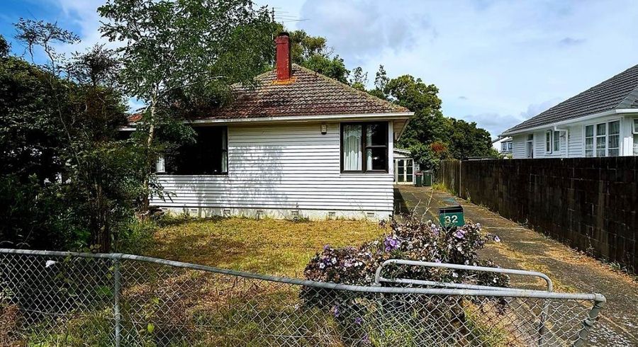  at 32 Kawiti Avenue, Point England, Auckland