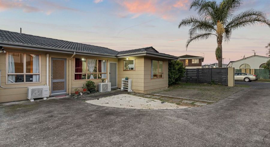  at 1/41 Challen Close, Conifer Grove, Papakura, Auckland
