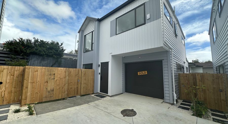  at 15 Quibray Place, Botany Downs, Manukau City, Auckland