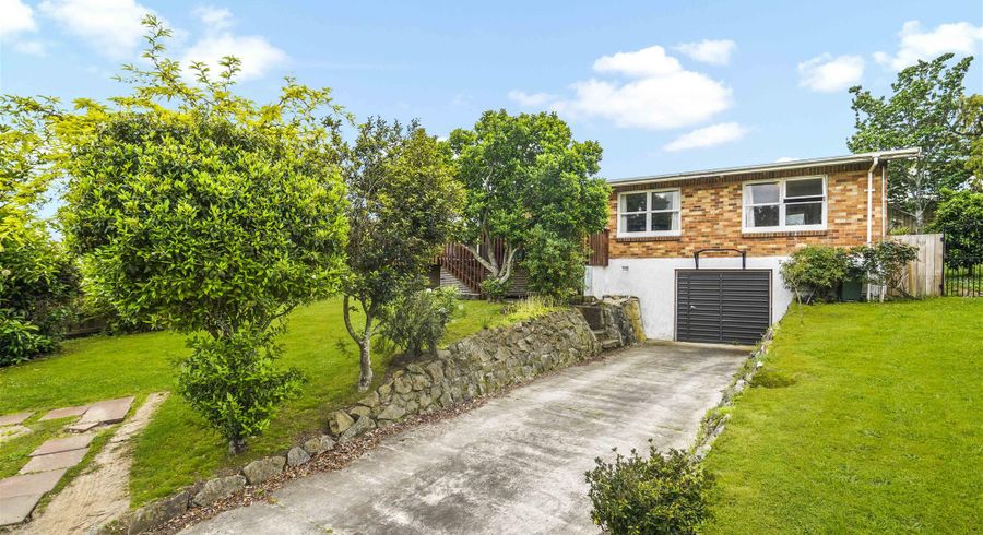  at 14 Westney Place, Forest Lake, Hamilton