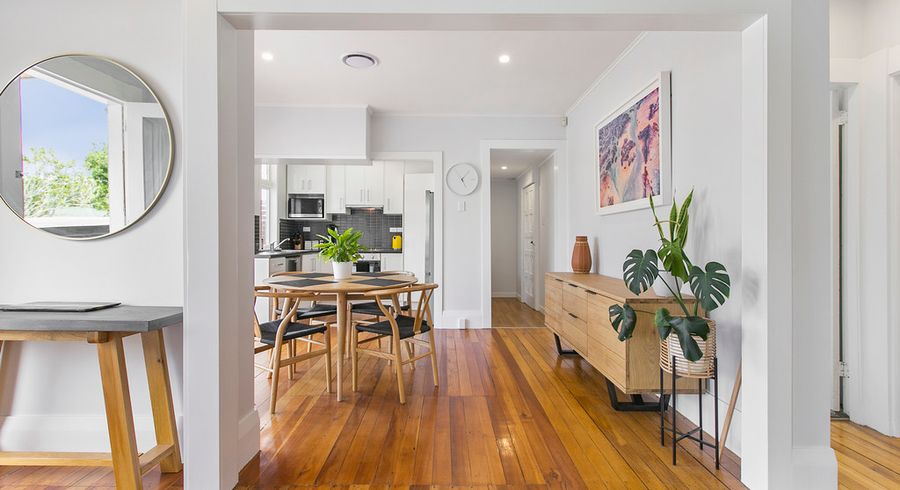  at 2/16 Wallace Road, Mangere Bridge, Auckland