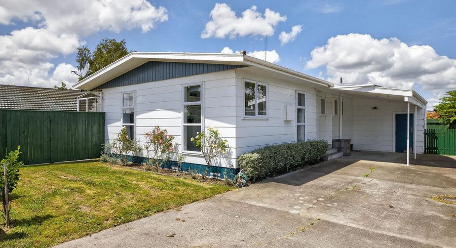  at 4 Rhodes Drive, Kelvin Grove, Palmerston North, Manawatu / Whanganui