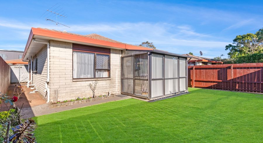  at 2/30 Rutland Road, Mount Wellington, Auckland