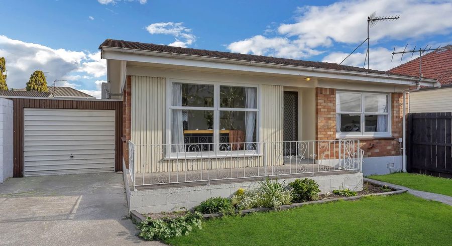  at 2/54 East Street, Papakura, Auckland