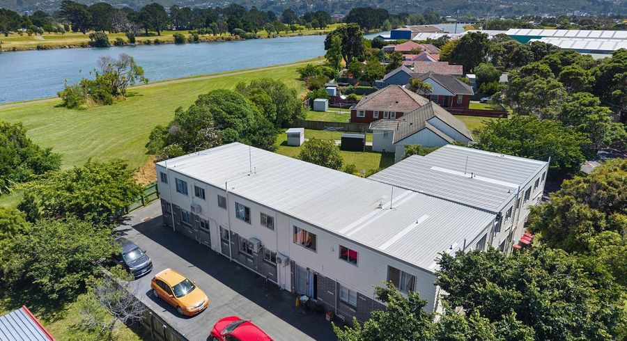  at 8/19 Pirie Crescent, Moera, Lower Hutt, Wellington