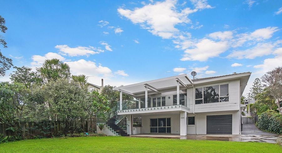  at 9 Sandown Road, Rothesay Bay, North Shore City, Auckland
