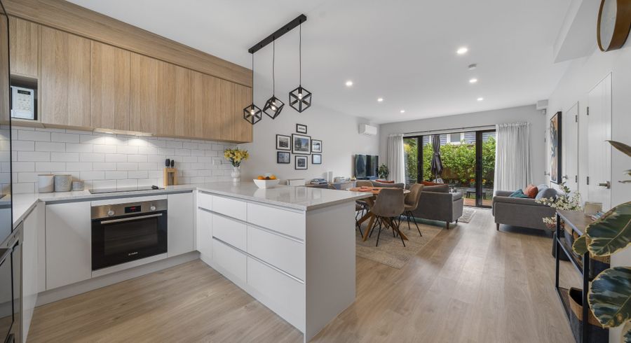  at 5/11 Karamu Street, Te Atatu Peninsula, Waitakere City, Auckland