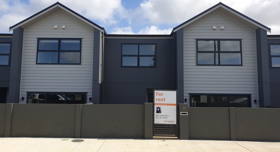  at 27 Karearea Avenue, Kenepuru, Porirua, Wellington