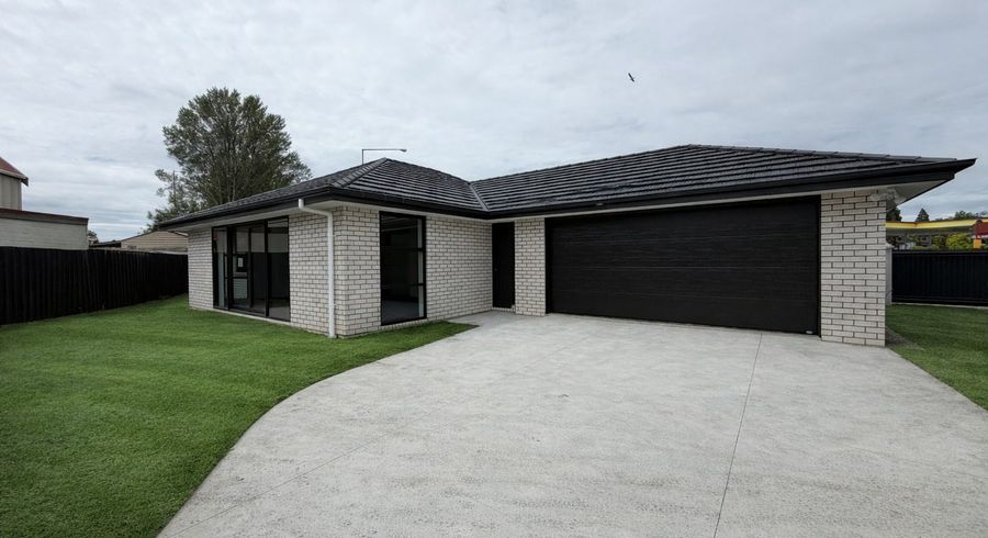  at 2 Johns Road, Belfast, Christchurch City, Canterbury