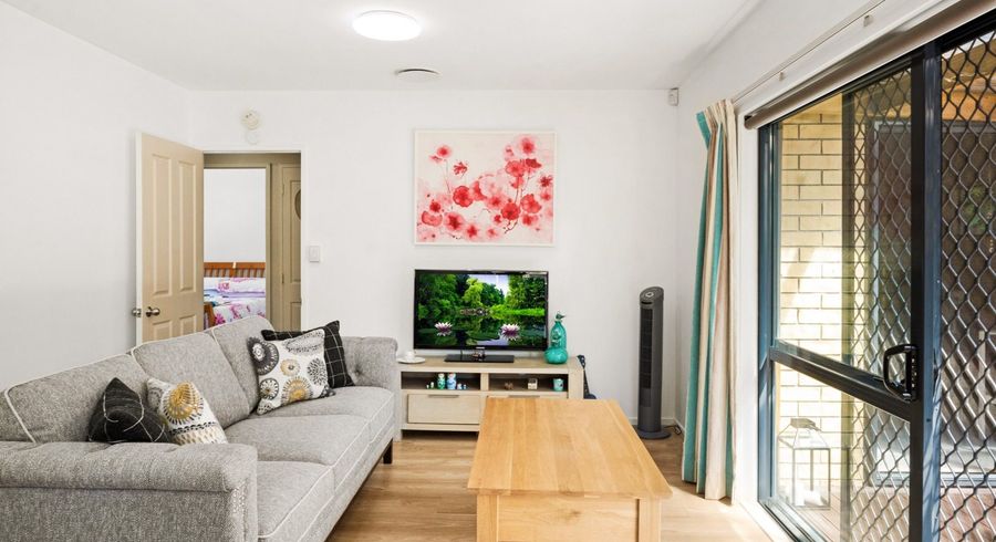  at 2/19 Howe Street, Howick, Auckland
