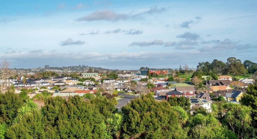  at 14 Seaglen Place, Botany Downs, Auckland
