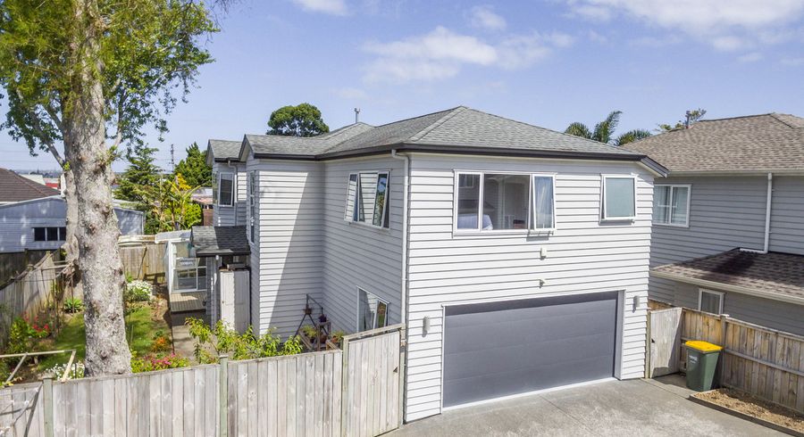  at 140P Hepburn Road, Glendene, Auckland