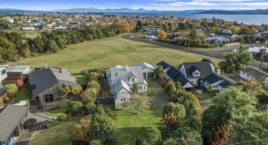  at 61 Chesham Avenue, Waipahihi, Taupo