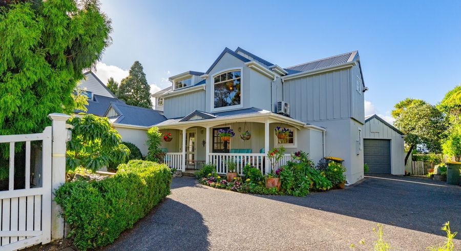  at 1032 Scenic Drive North, Swanson, Waitakere City, Auckland