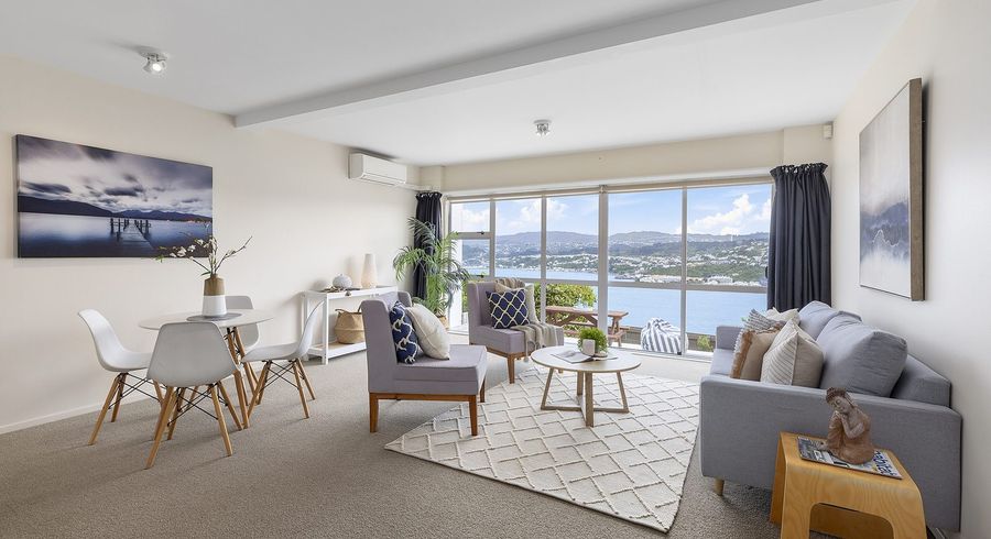  at 131 Akaroa Drive, Maupuia, Wellington