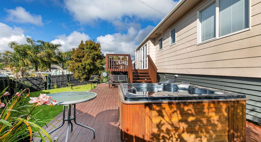  at 16 Breenagh Place, Massey, Auckland