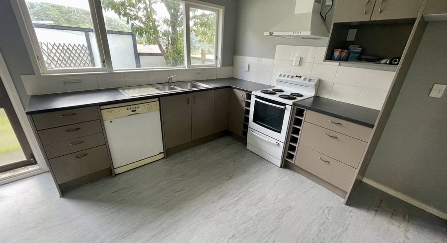  at 15 Holborn Drive, Stokes Valley, Lower Hutt, Wellington