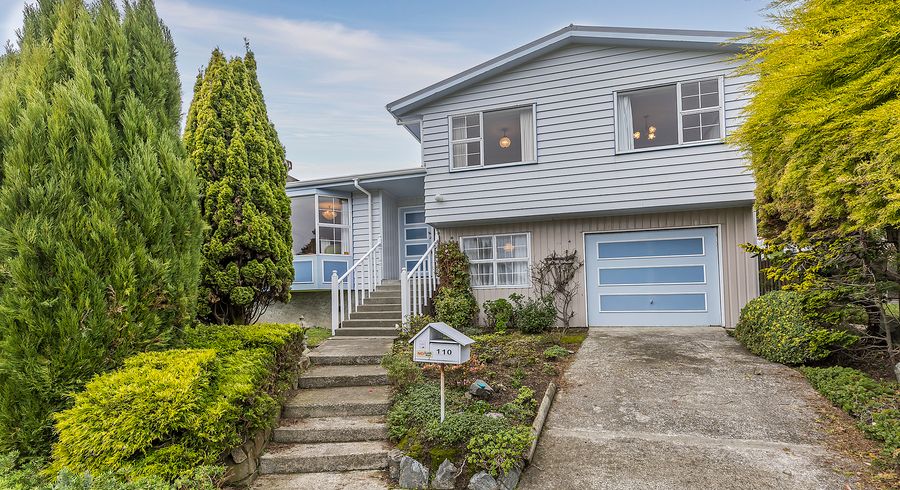  at 110 Gloaming Hill, Titahi Bay, Porirua