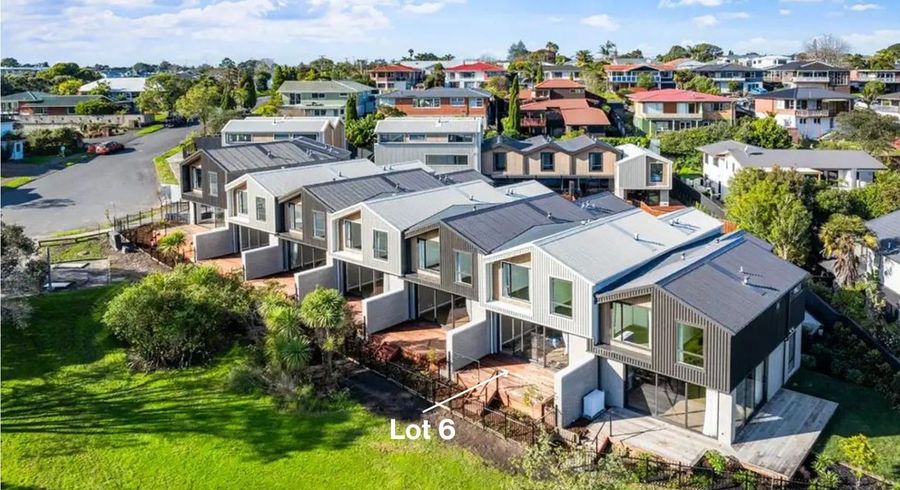  at 6/98-100 Walker Road, Point Chevalier, Auckland City, Auckland