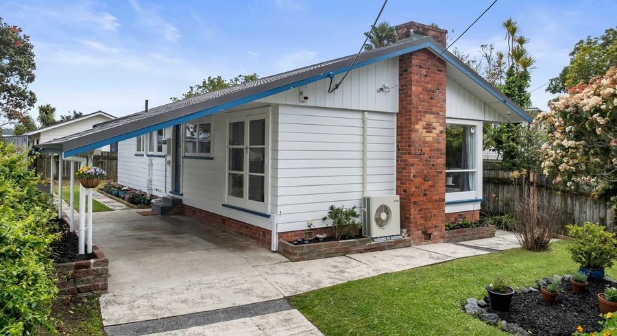  at 15 Levesque Street, Birkdale, North Shore City, Auckland
