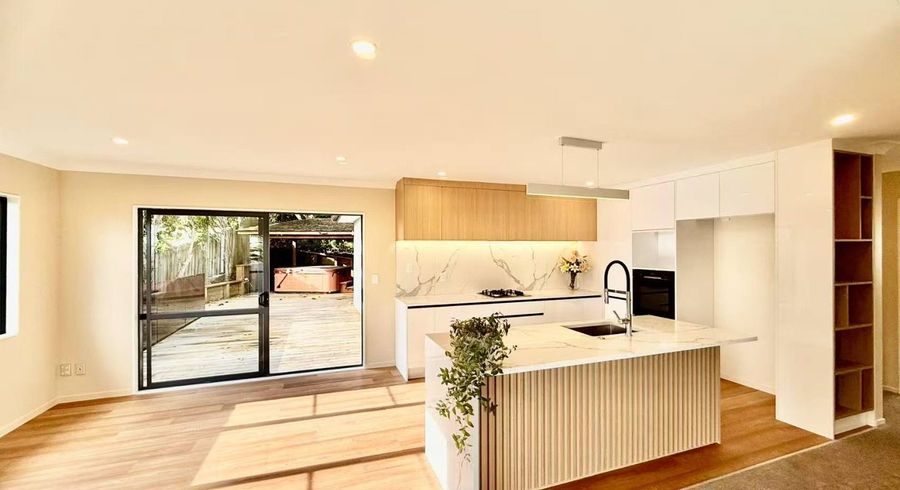  at 5 Maidstone Place, Oteha, North Shore City, Auckland