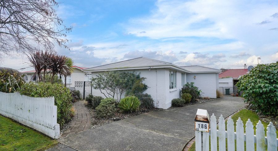  at 186 Lamond Street East, Hargest, Invercargill