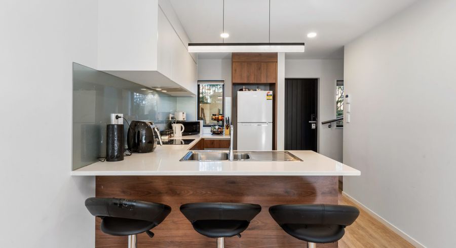  at 9/237 Swanson Road, Henderson, Waitakere City, Auckland