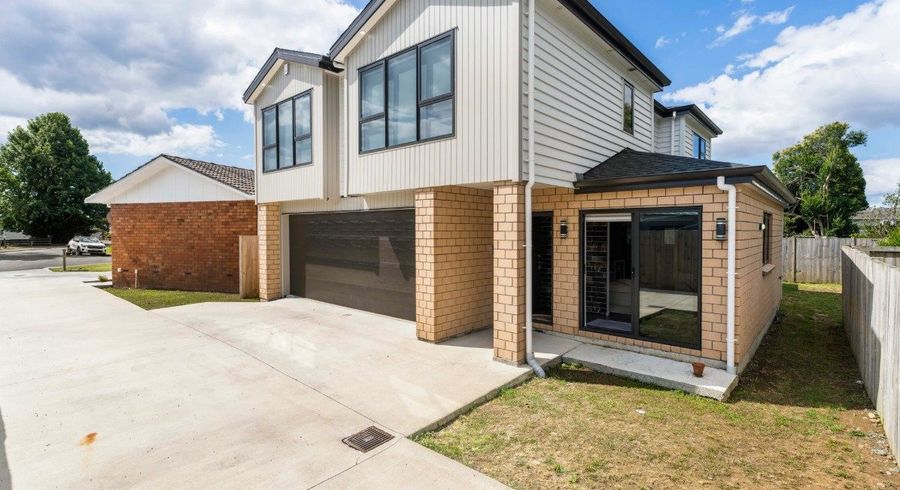  at 2/41 Charles Dickens Drive, Mellons Bay, Manukau City, Auckland