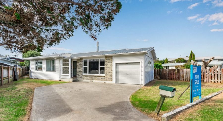  at 17 Winton Street, Paraparaumu Beach, Kapiti Coast, Wellington