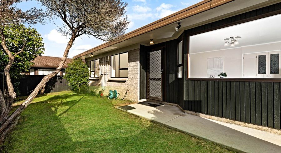  at 4/11 Koromiko Street, New Lynn, Waitakere City, Auckland