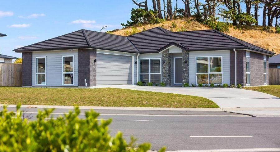  at 65 Queen Charlotte Drive, Aotea, Porirua