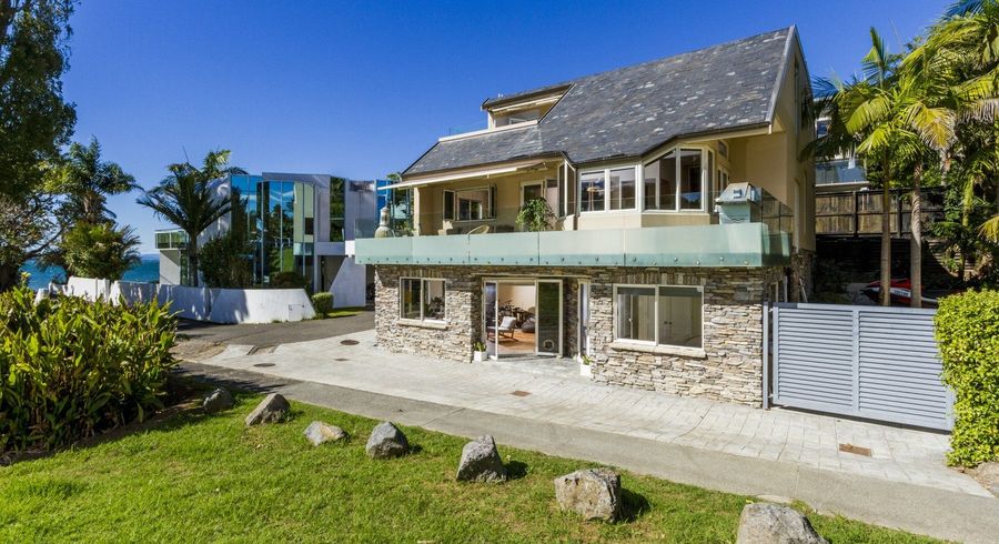  at 9a The Esplanade, Castor Bay, North Shore City, Auckland