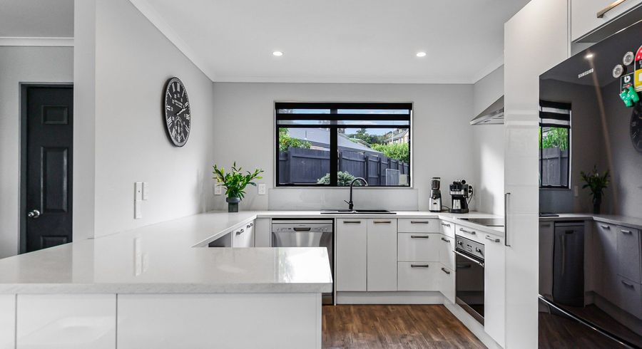  at 16 Palm Grove Drive, Western Heights, Hamilton
